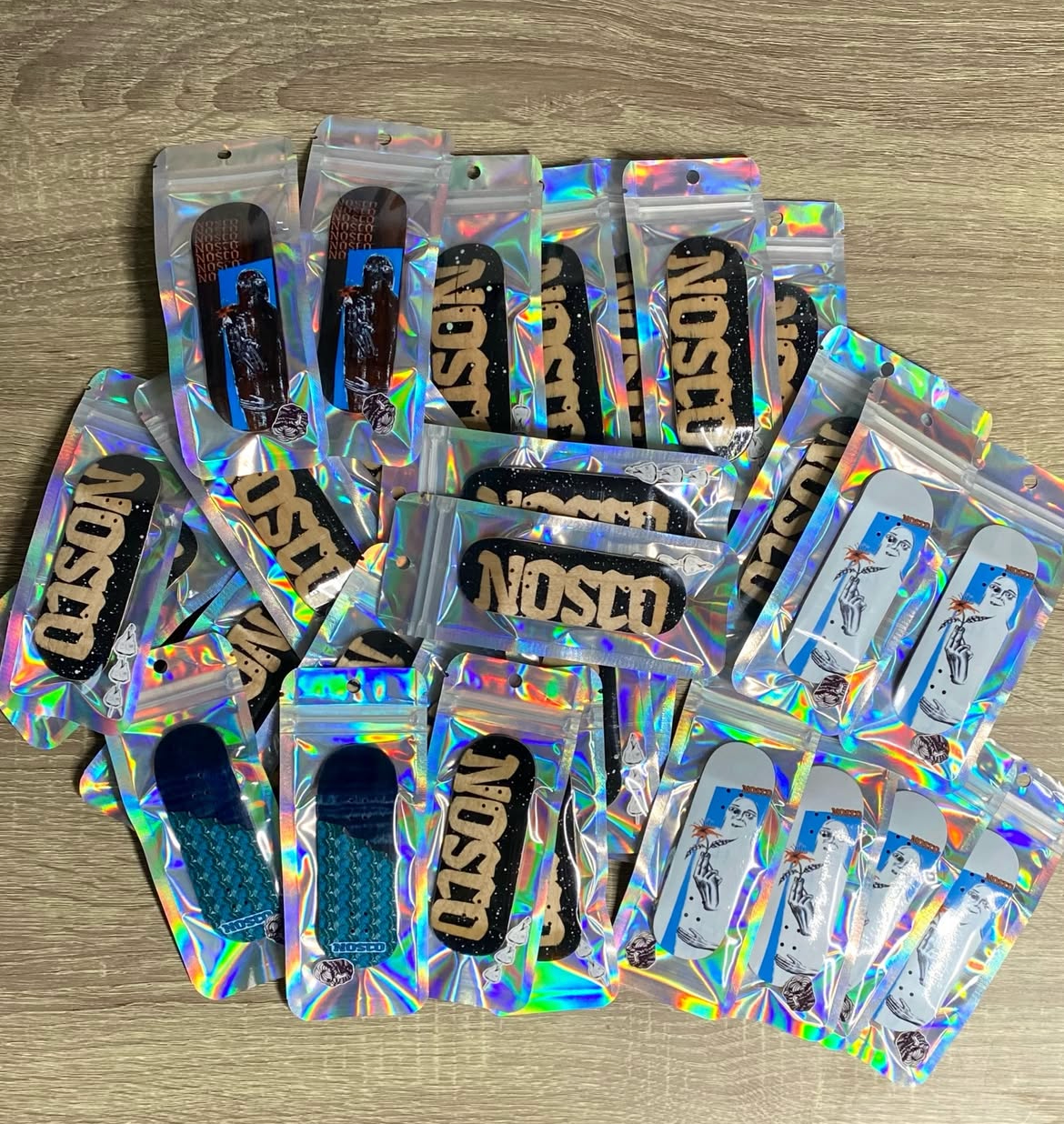 Nosco Deck - NS1 Mellow - 34mm - Hands (White) – FlatFace Fingerboards